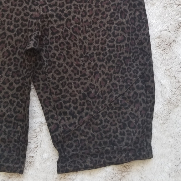 ✨️CL Blank NYC Leopard Print Shorts Zipper Accent New Size 26 - Picture 2 of 8